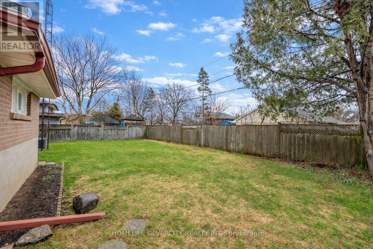 327 The West Way, Toronto, Ontario  M9R 1H1 - Photo 43 - W12963926