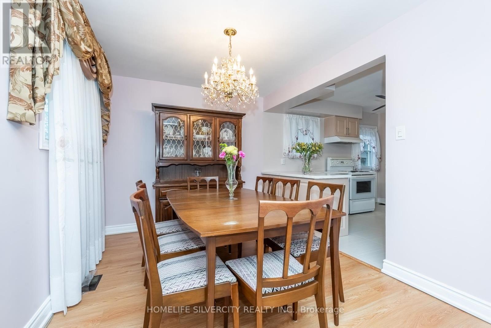 327 The West Way, Toronto, Ontario  M9R 1H1 - Photo 12 - W12963926