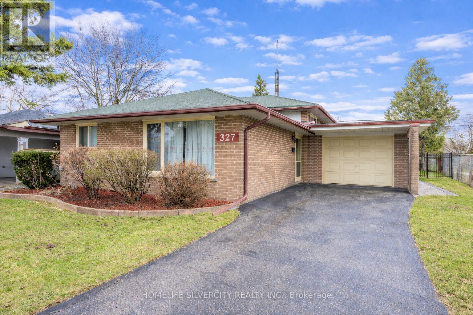 327 The West Way, Toronto, Ontario  M9R 1H1 - Photo 5 - W12963926