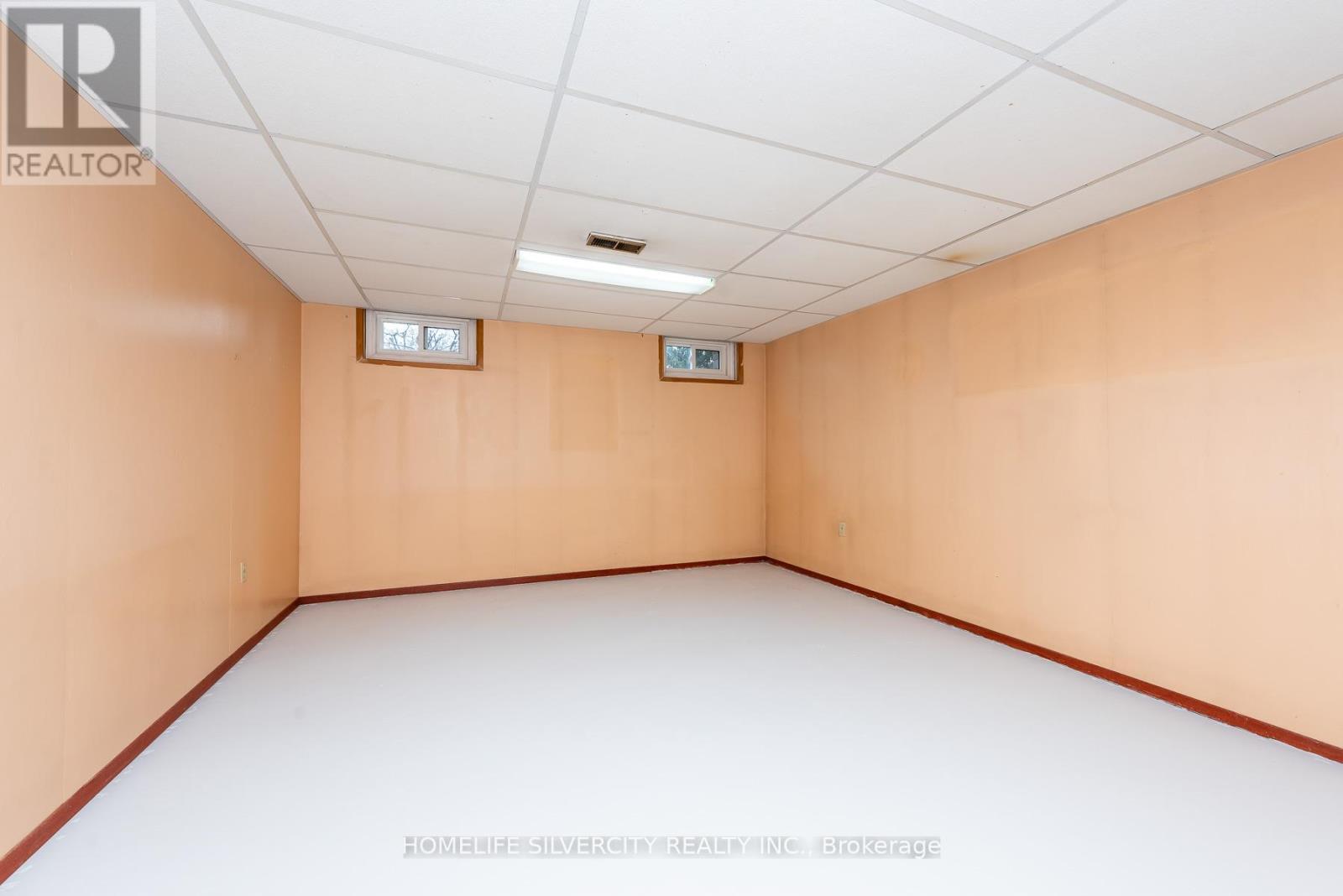 327 The West Way, Toronto, Ontario  M9R 1H1 - Photo 32 - W12963926