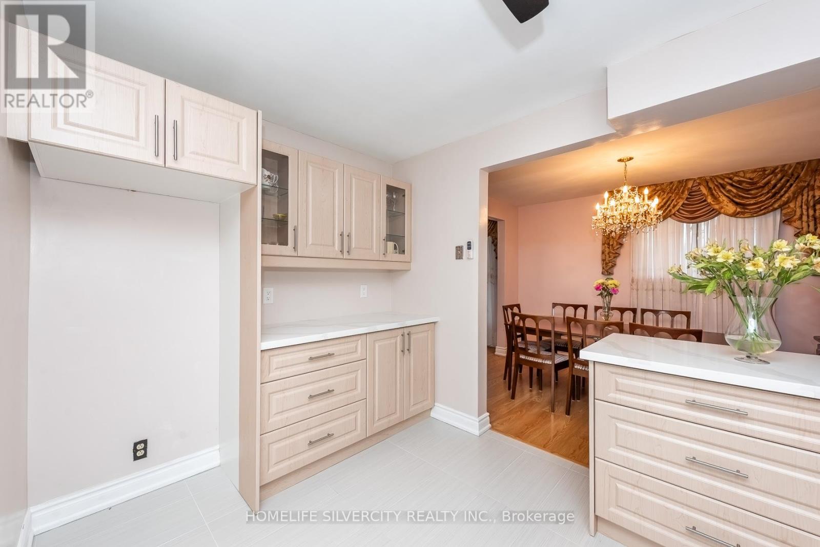 327 The West Way, Toronto, Ontario  M9R 1H1 - Photo 17 - W12963926