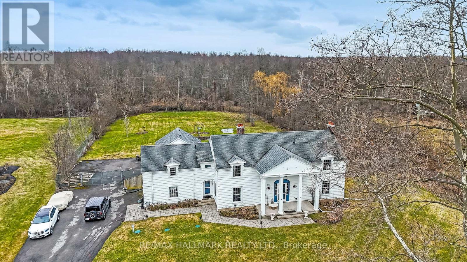 1927 Niagara Parkway, Fort Erie, Ontario  L2A 5M4 - Photo 2 - X12902632