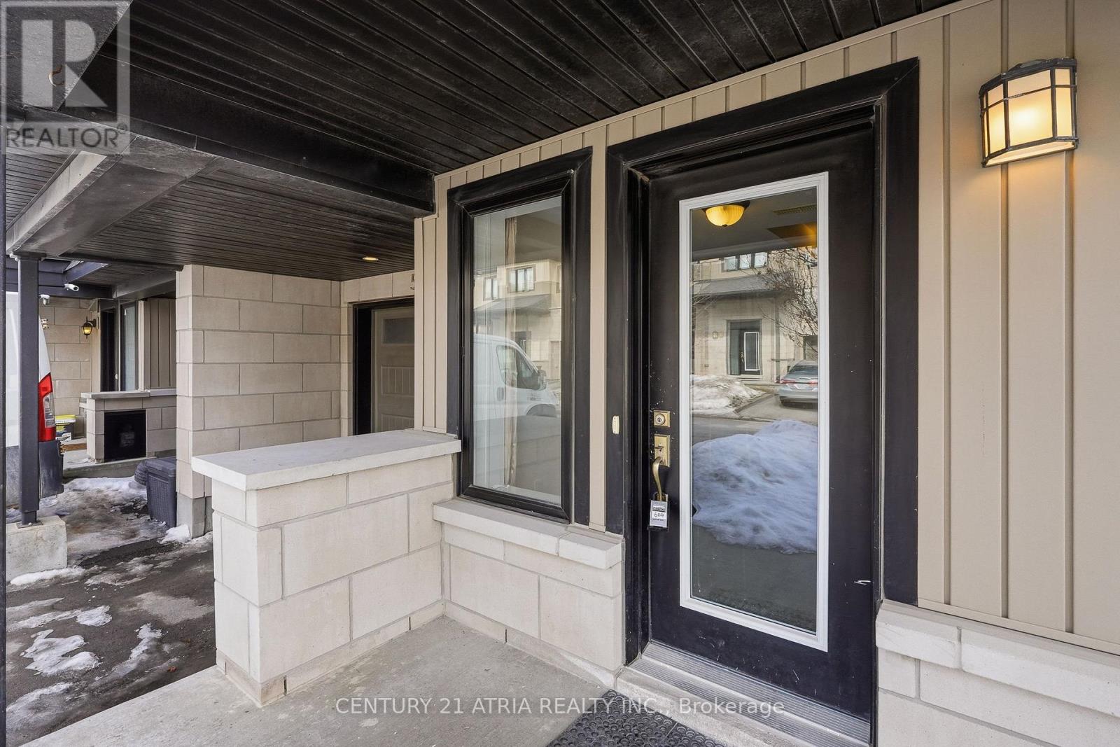 502 Radiant Private, Ottawa, Ontario  K2M 0M9 - Photo 2 - X12868420