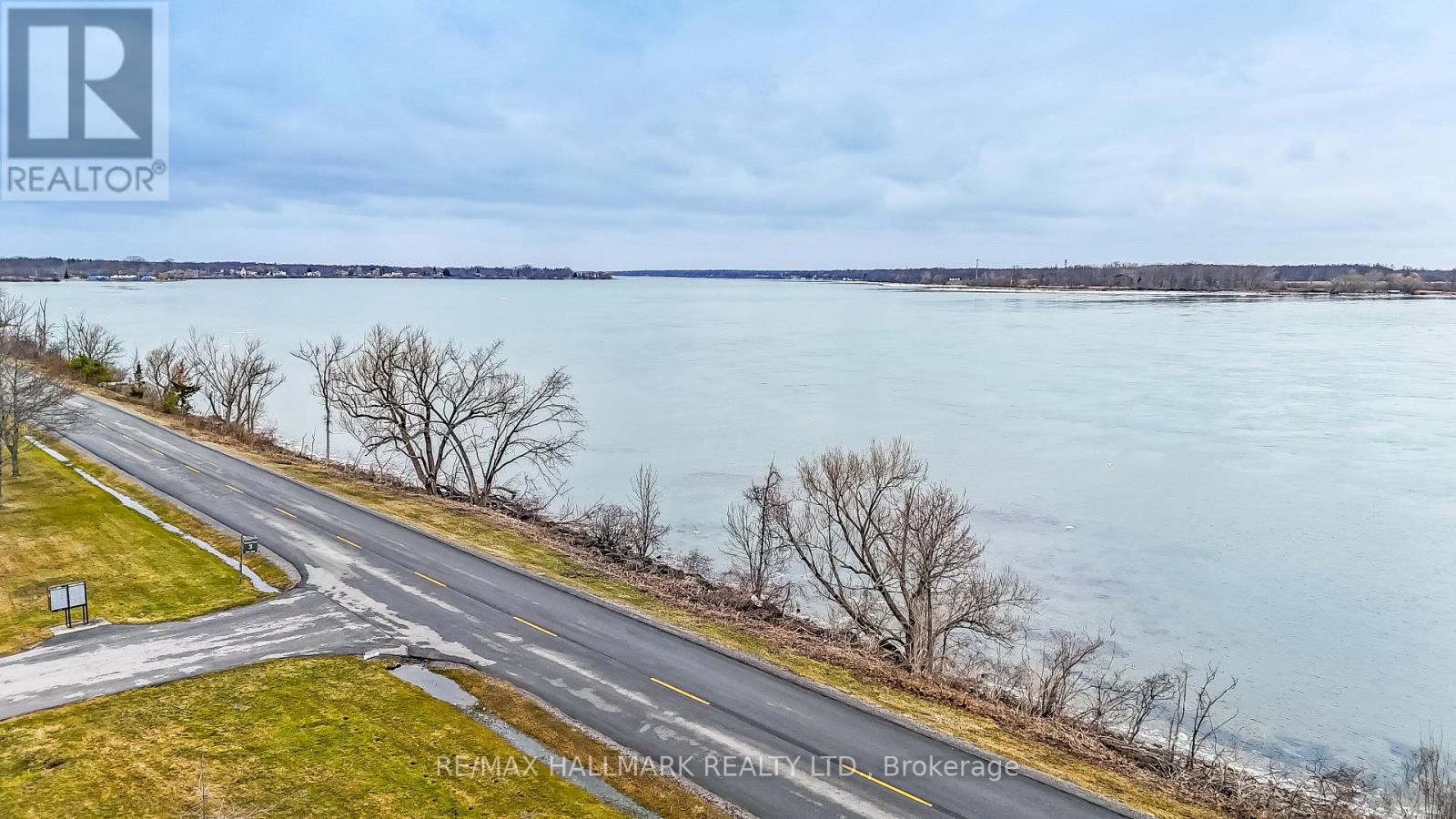 1927 Niagara Parkway, Fort Erie, Ontario  L2A 5M4 - Photo 4 - X12902632