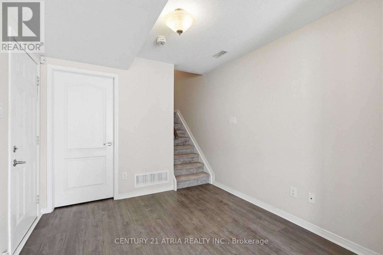 502 Radiant Private, Ottawa, Ontario  K2M 0M9 - Photo 4 - X12868420