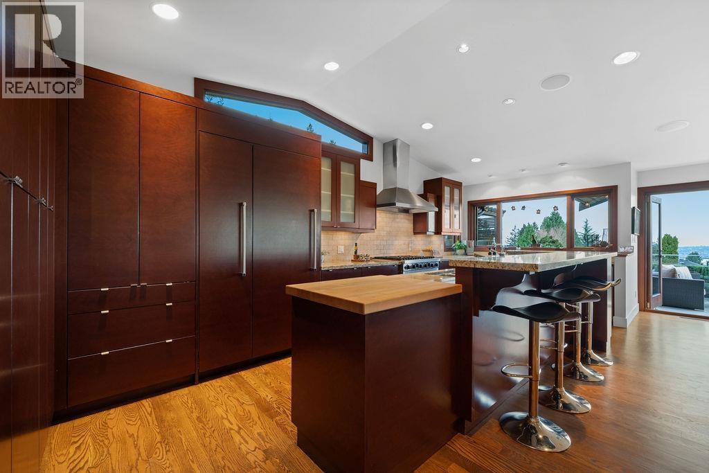 124 Carisbrooke Crescent, North Vancouver, British Columbia  V7N 2S1 - Photo 14 - R3107271