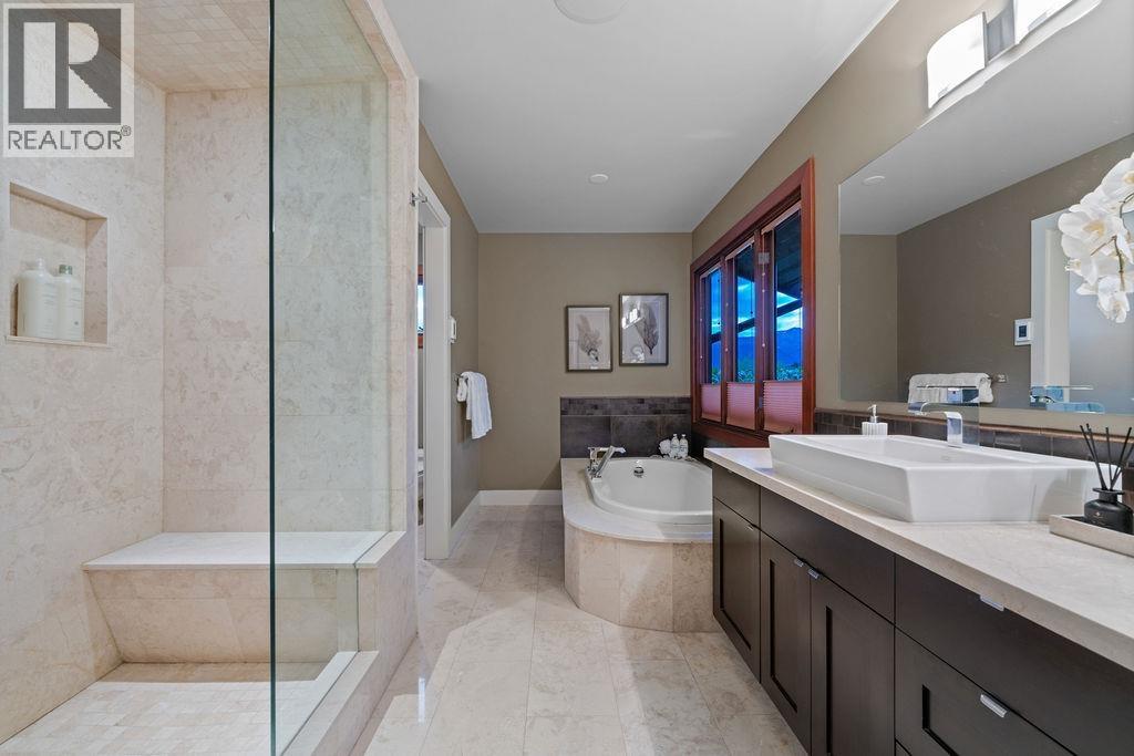 124 Carisbrooke Crescent, North Vancouver, British Columbia  V7N 2S1 - Photo 23 - R3107271