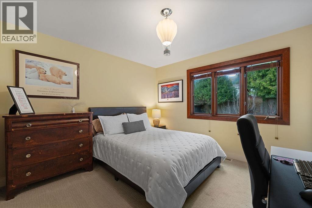 124 Carisbrooke Crescent, North Vancouver, British Columbia  V7N 2S1 - Photo 25 - R3107271