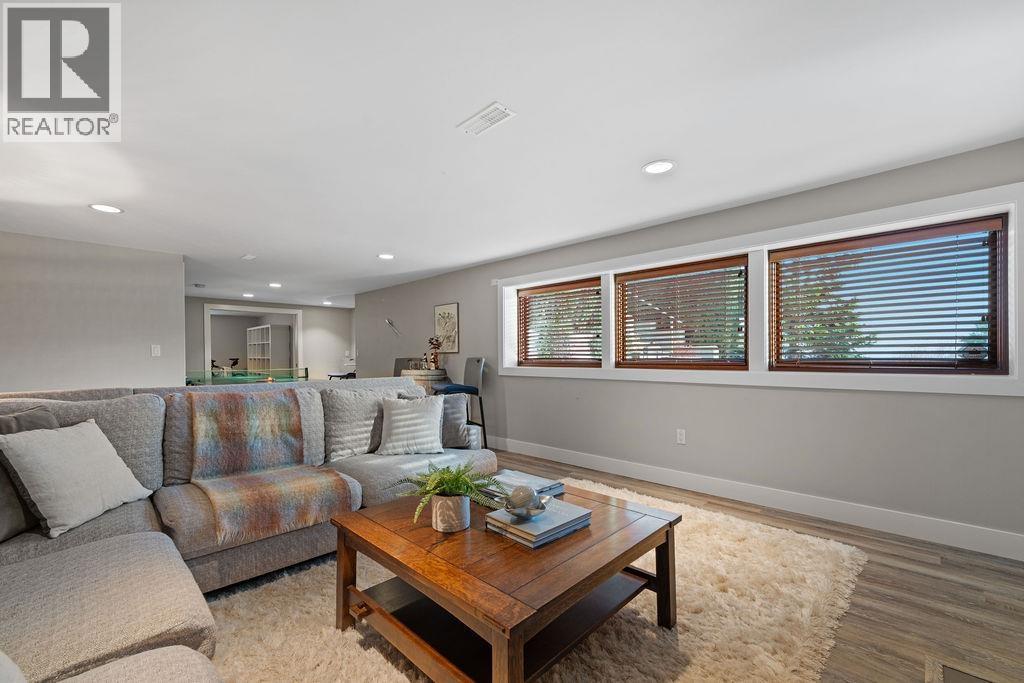 124 Carisbrooke Crescent, North Vancouver, British Columbia  V7N 2S1 - Photo 30 - R3107271