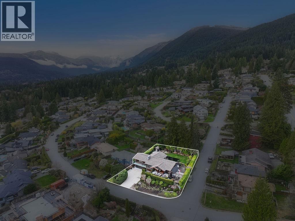 124 Carisbrooke Crescent, North Vancouver, British Columbia  V7N 2S1 - Photo 38 - R3107271