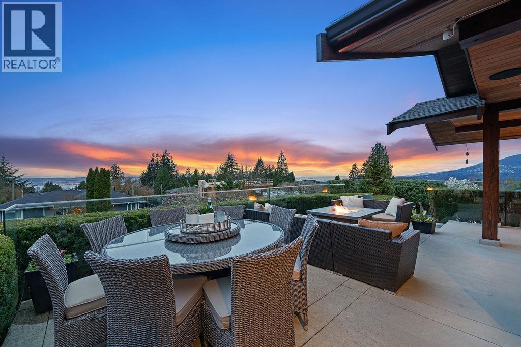 124 Carisbrooke Crescent, North Vancouver, British Columbia  V7N 2S1 - Photo 7 - R3107271