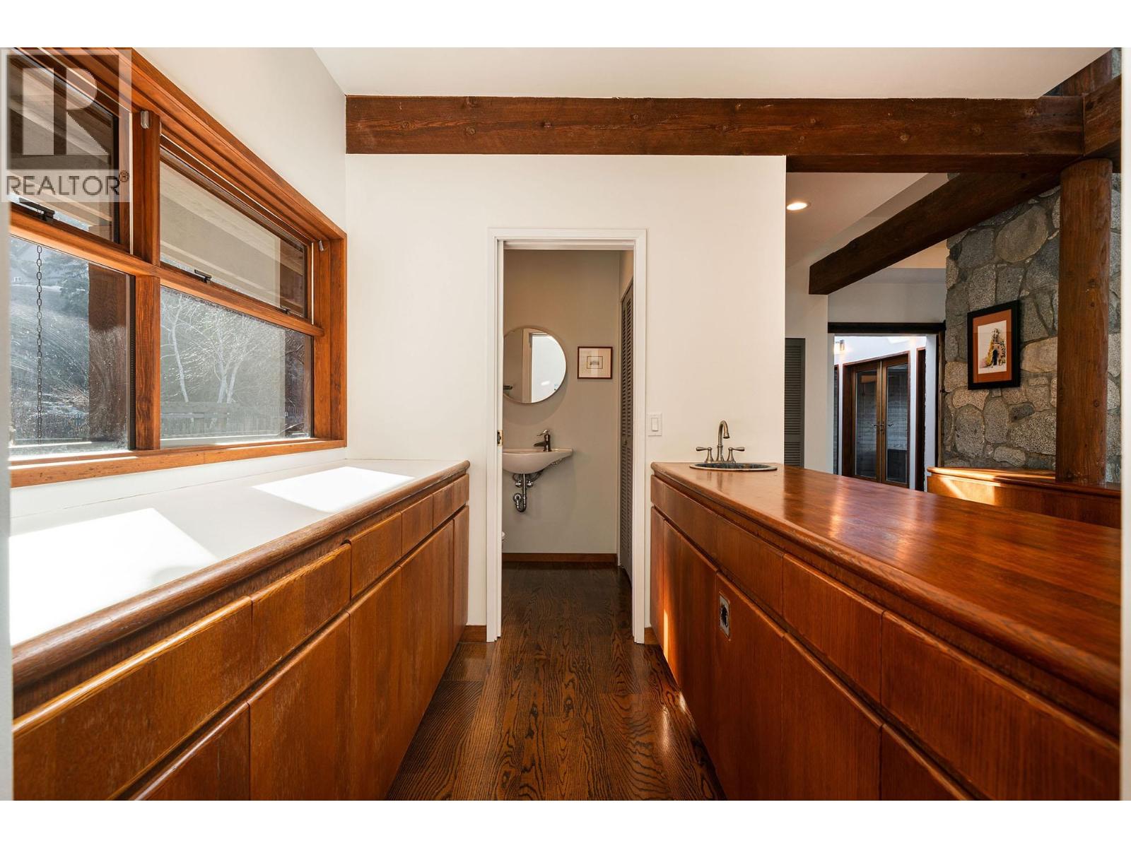 1675 Whitesails Drive, Bowen Island, British Columbia  V0N 1G2 - Photo 12 - R3107278