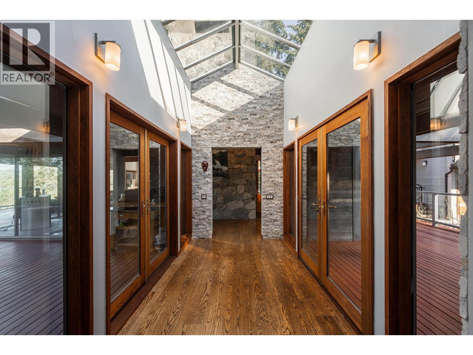 1675 Whitesails Drive, Bowen Island, British Columbia  V0N 1G2 - Photo 9 - R3107278