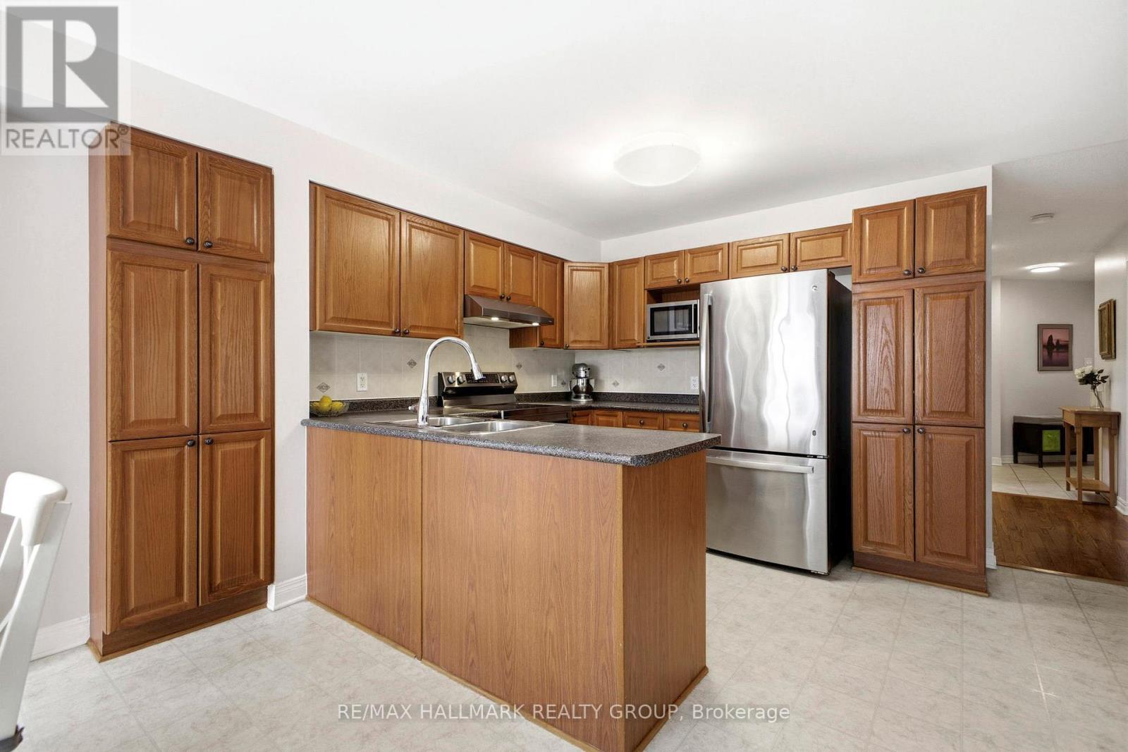 92a Upney Drive, Ottawa, Ontario K2J 5H3 - Photo 17 - X12964068