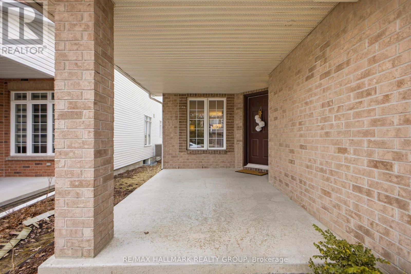 92a Upney Drive, Ottawa, Ontario K2J 5H3 - Photo 3 - X12964068