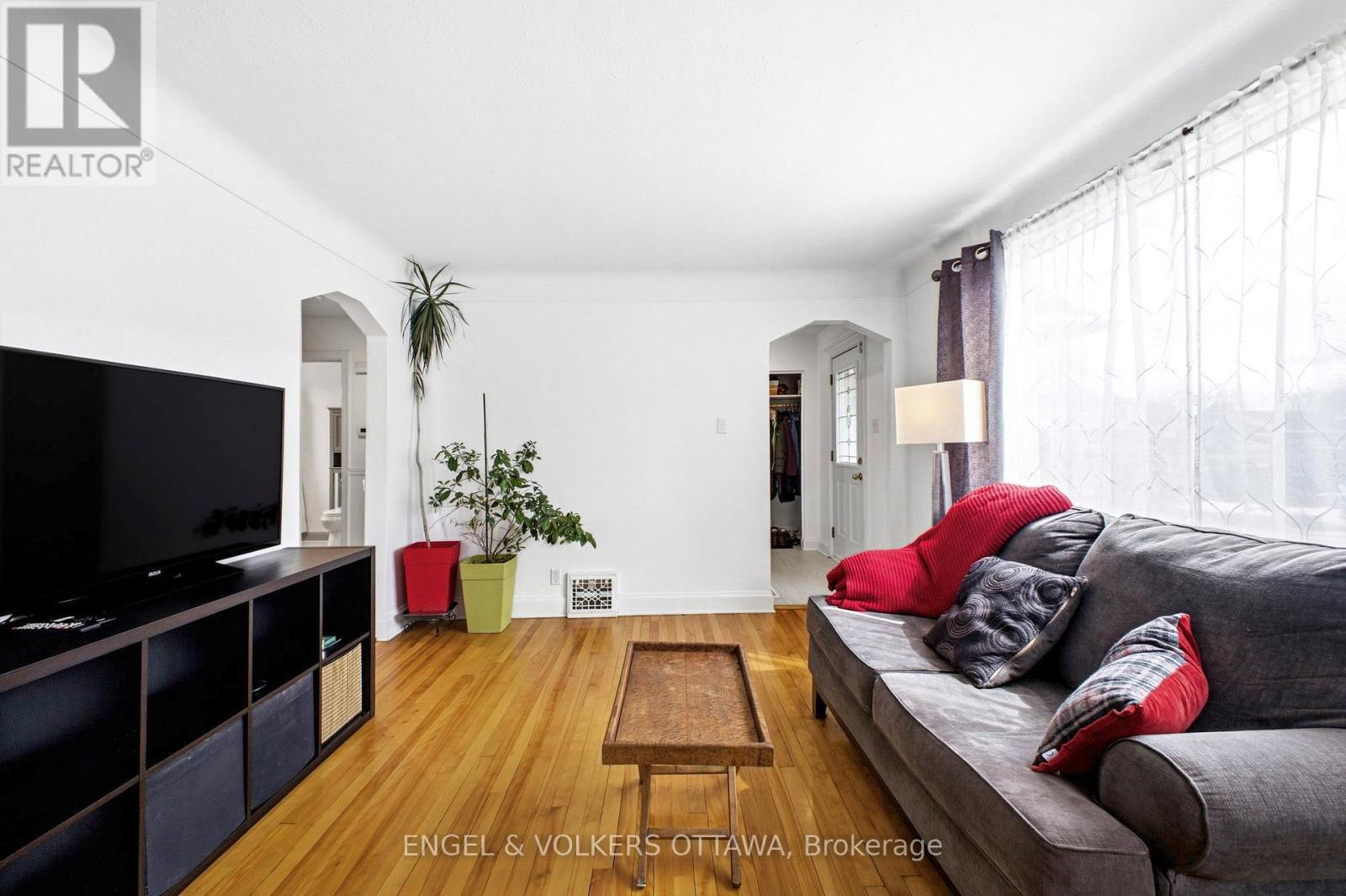 1223 Erie Avenue, Ottawa, Ontario  K1V 6G5 - Photo 10 - X12964090