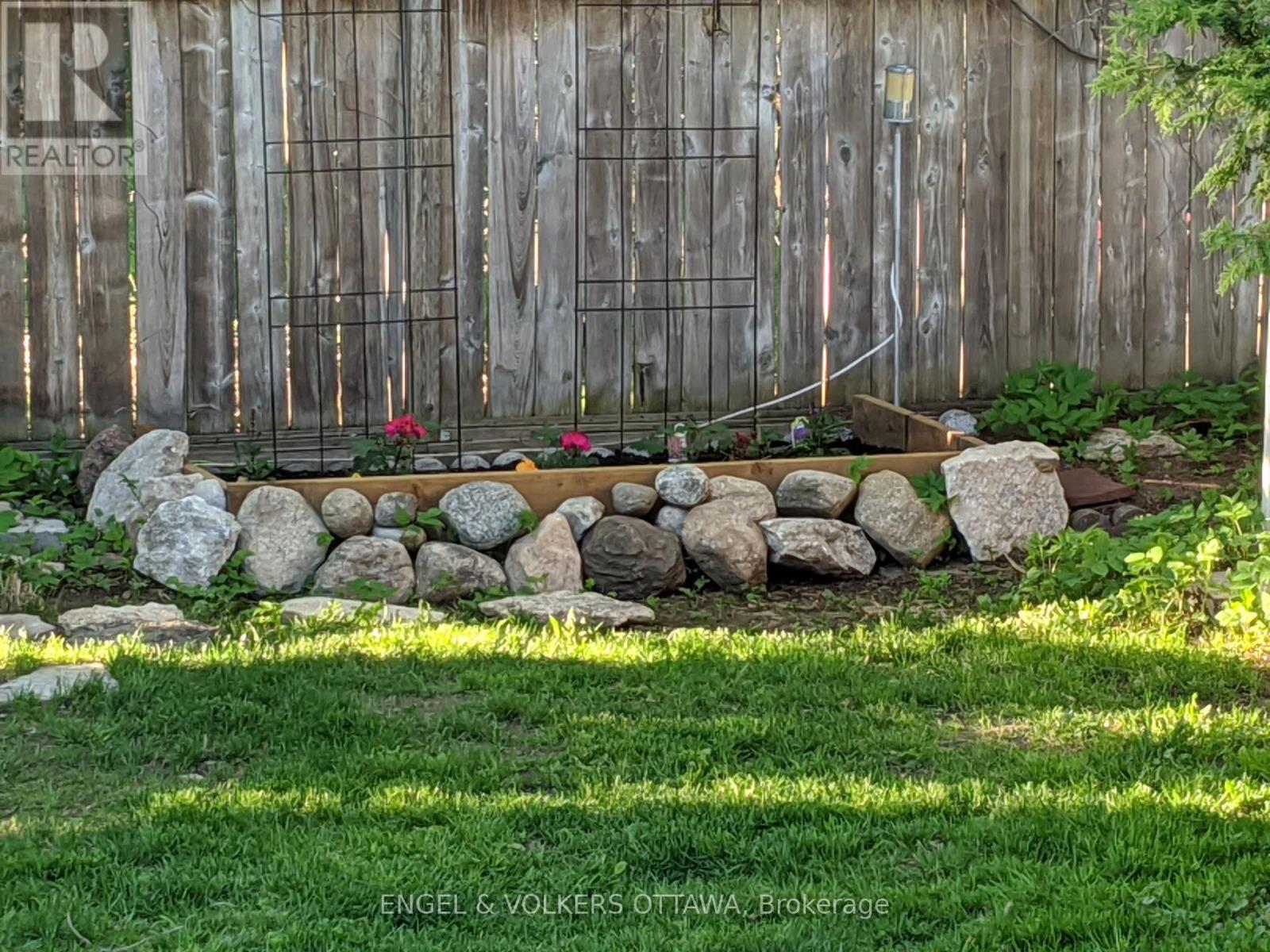 1223 Erie Avenue, Ottawa, Ontario  K1V 6G5 - Photo 27 - X12964090