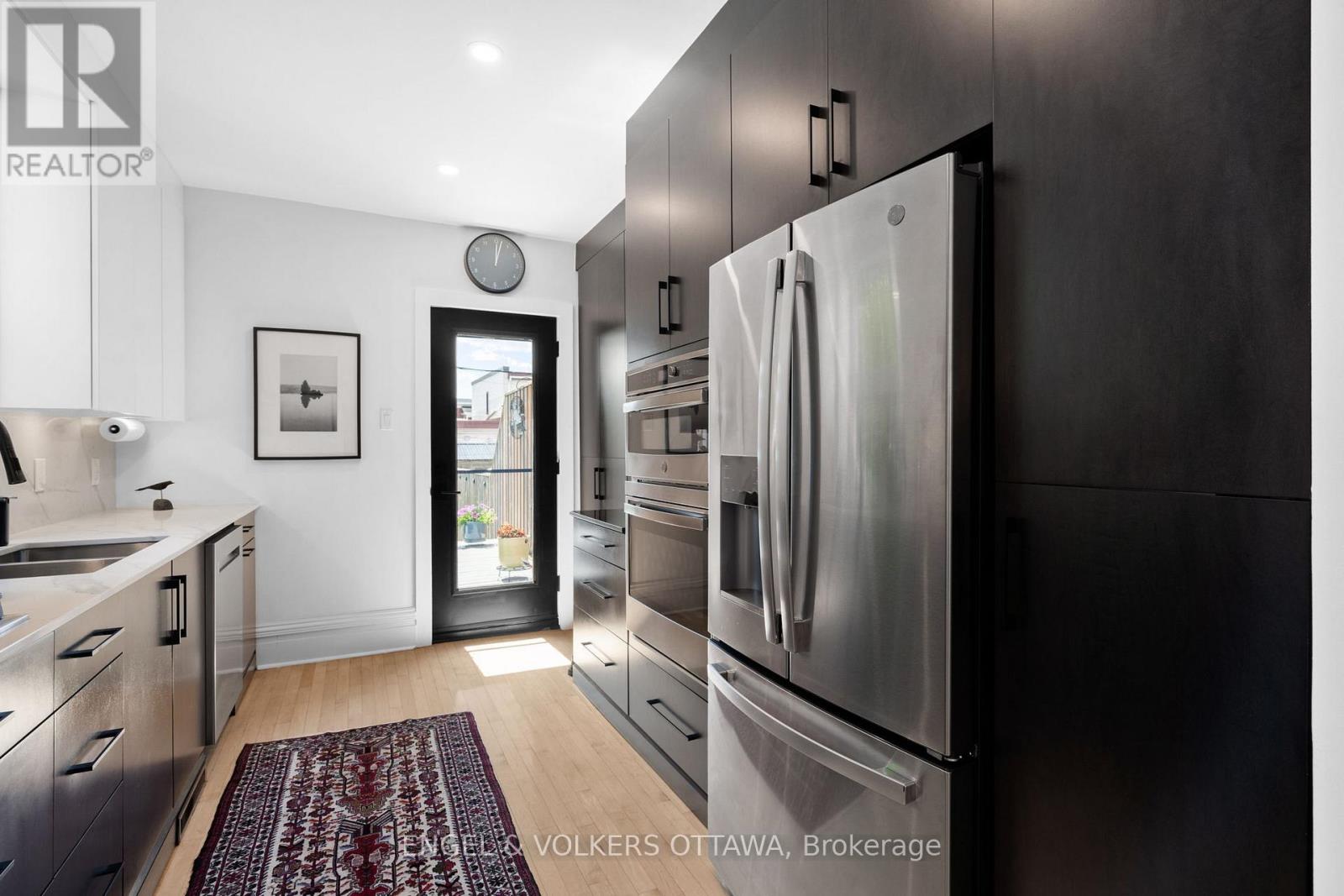 244 Flora Street, Ottawa, Ontario  K1R 5R9 - Photo 14 - X12964094