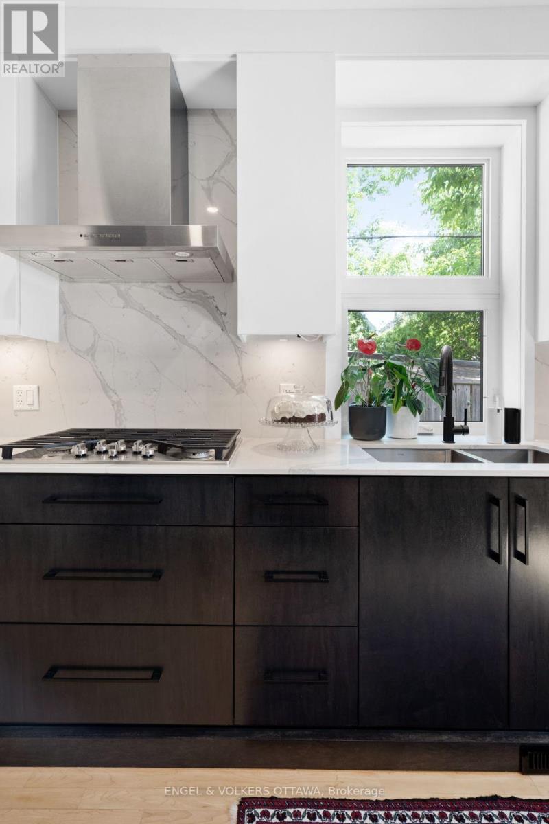 244 Flora Street, Ottawa, Ontario  K1R 5R9 - Photo 17 - X12964094