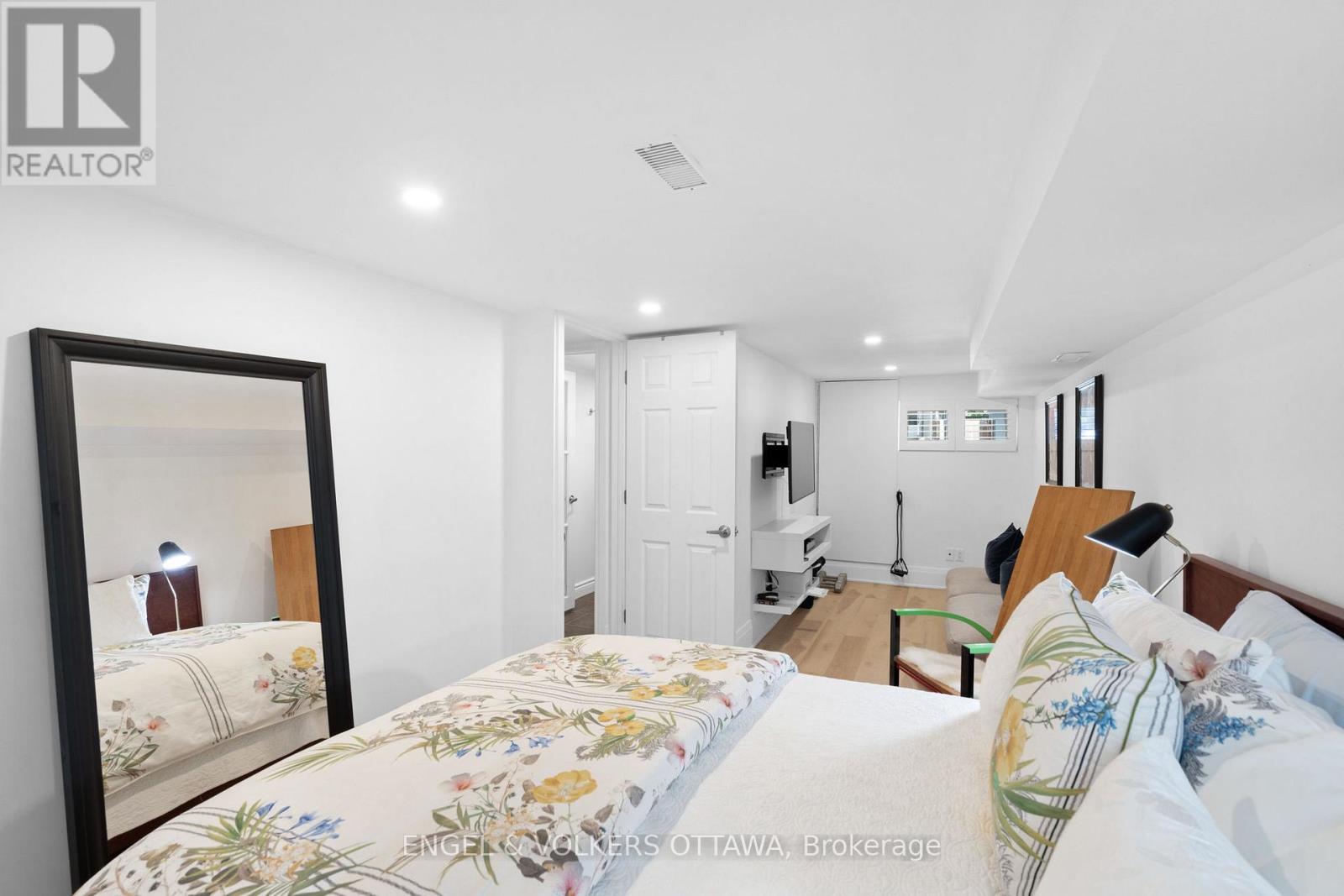 244 Flora Street, Ottawa, Ontario  K1R 5R9 - Photo 20 - X12964094