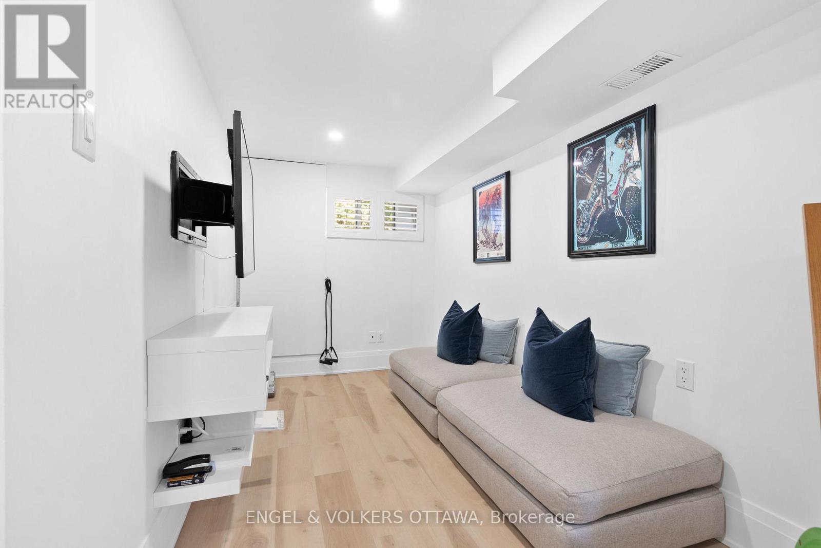 244 Flora Street, Ottawa, Ontario  K1R 5R9 - Photo 22 - X12964094