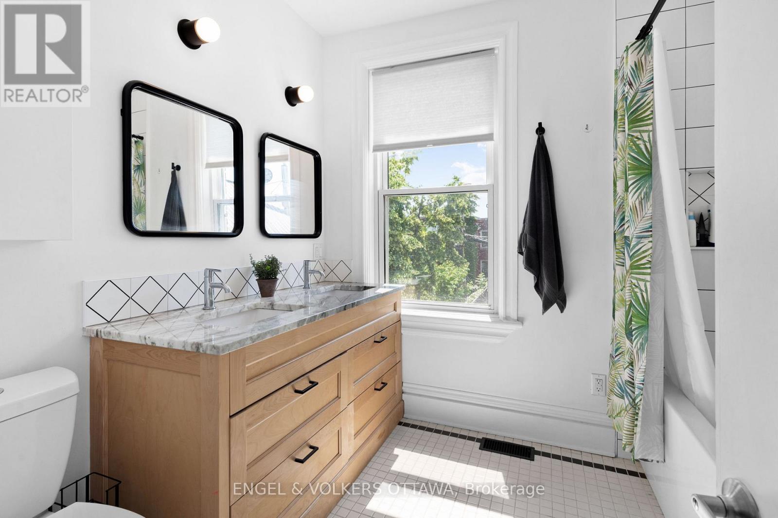 244 Flora Street, Ottawa, Ontario  K1R 5R9 - Photo 35 - X12964094