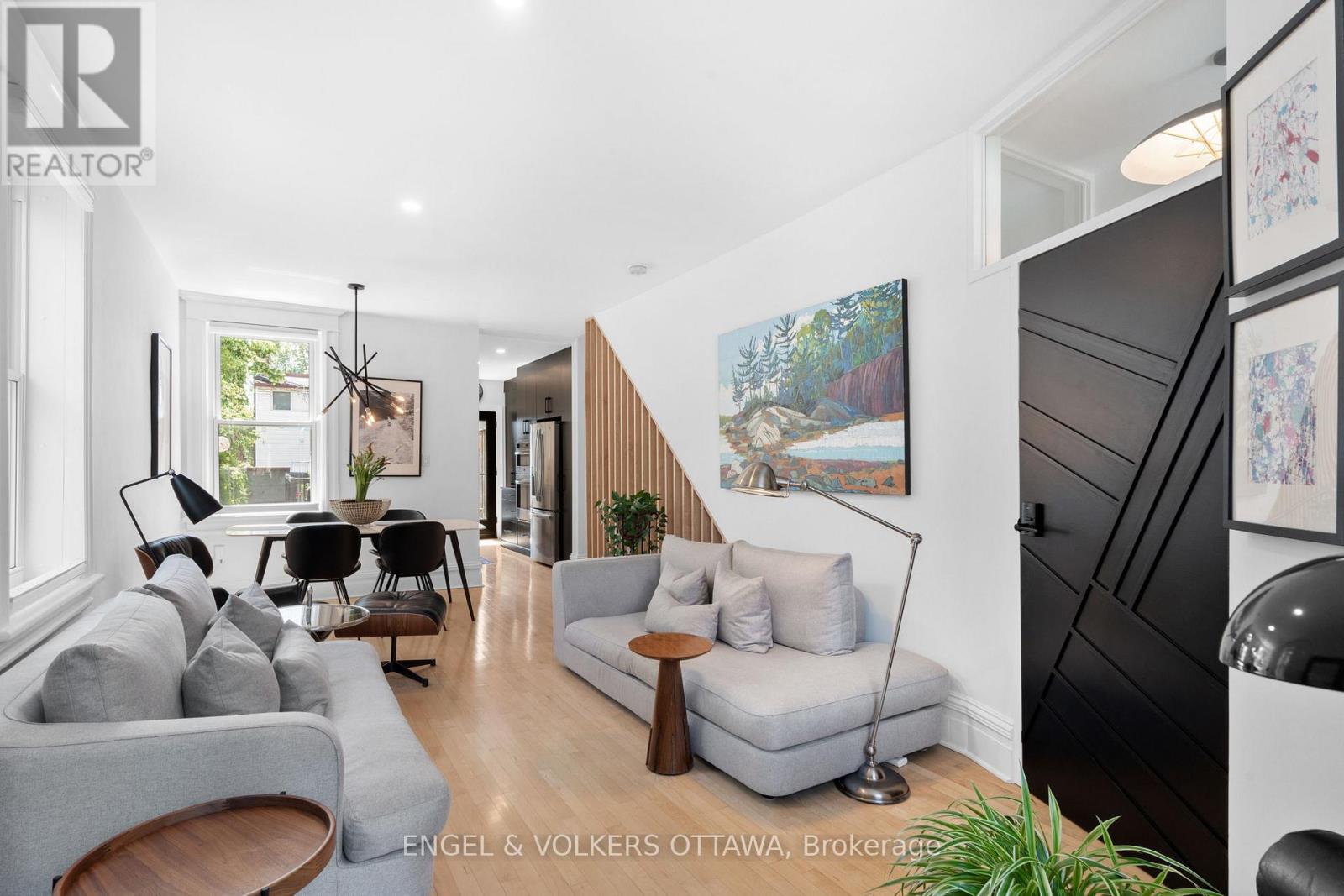 244 Flora Street, Ottawa, Ontario  K1R 5R9 - Photo 4 - X12964094