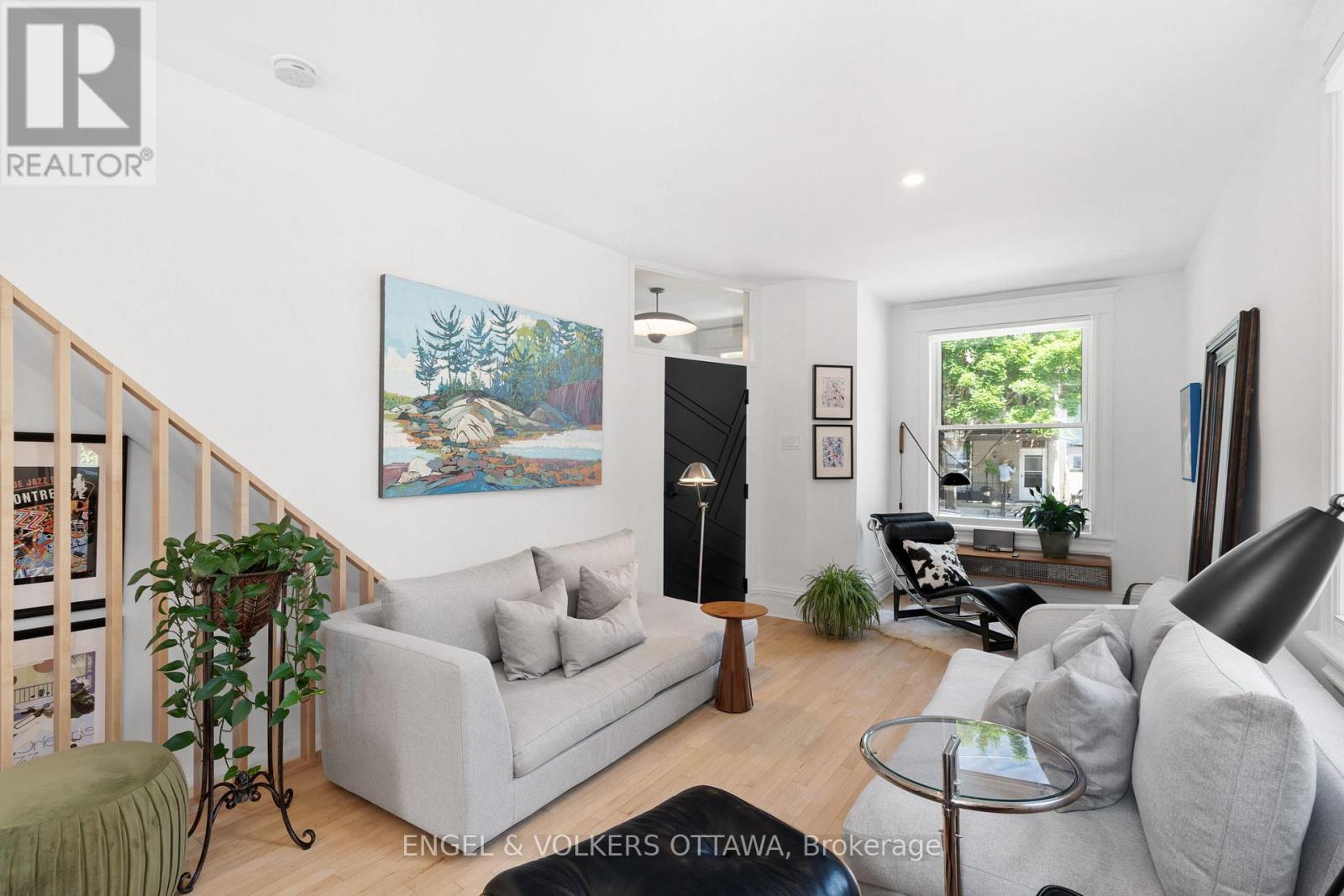 244 Flora Street, Ottawa, Ontario  K1R 5R9 - Photo 8 - X12964094