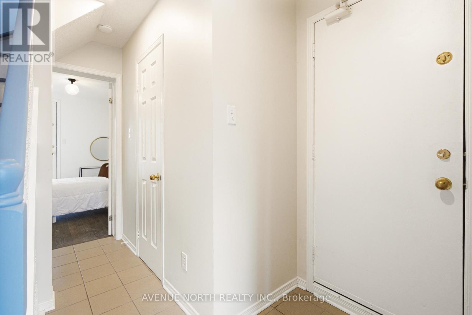 101 Templeton Street, Ottawa, Ontario  K1N 6X4 - Photo 5 - X12964114