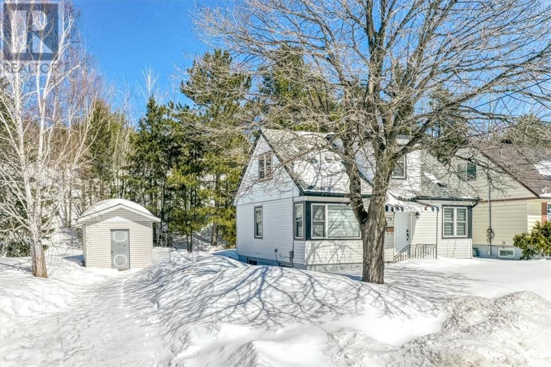 504 Victoria Street, Sudbury, Ontario  P3C 1K9 - Photo 2 - 2127005