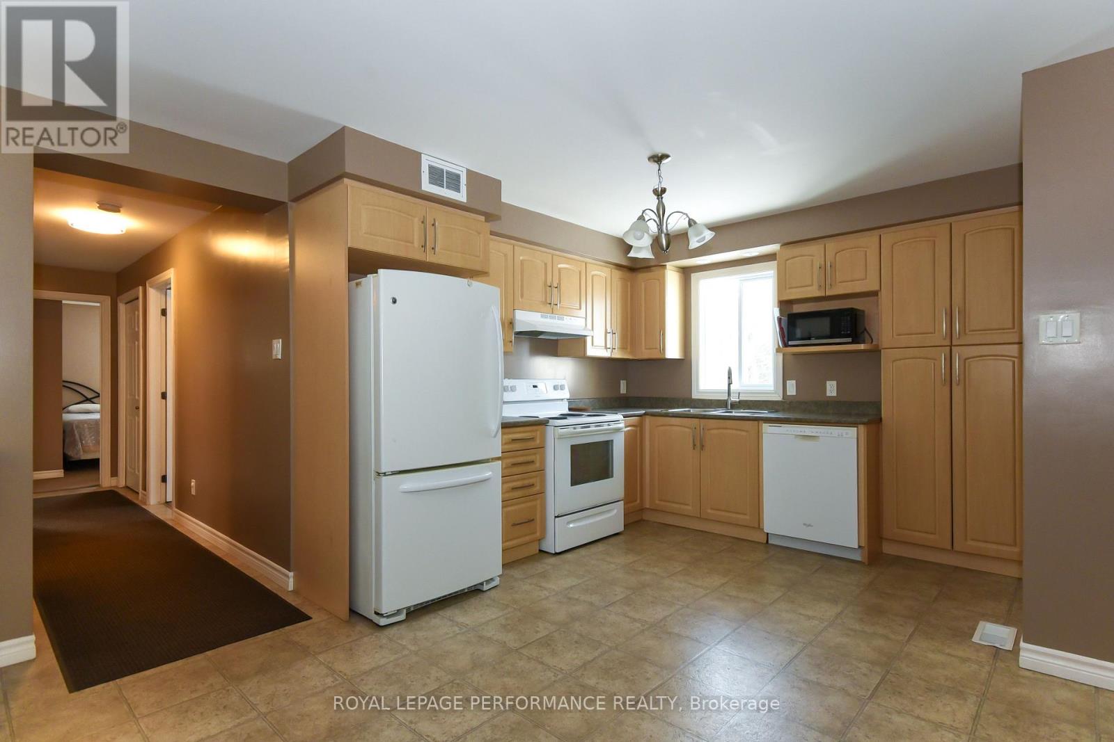 35, 35a And 37 Cloverloft Court, Ottawa, Ontario  K2S 1T3 - Photo 18 - X12811134