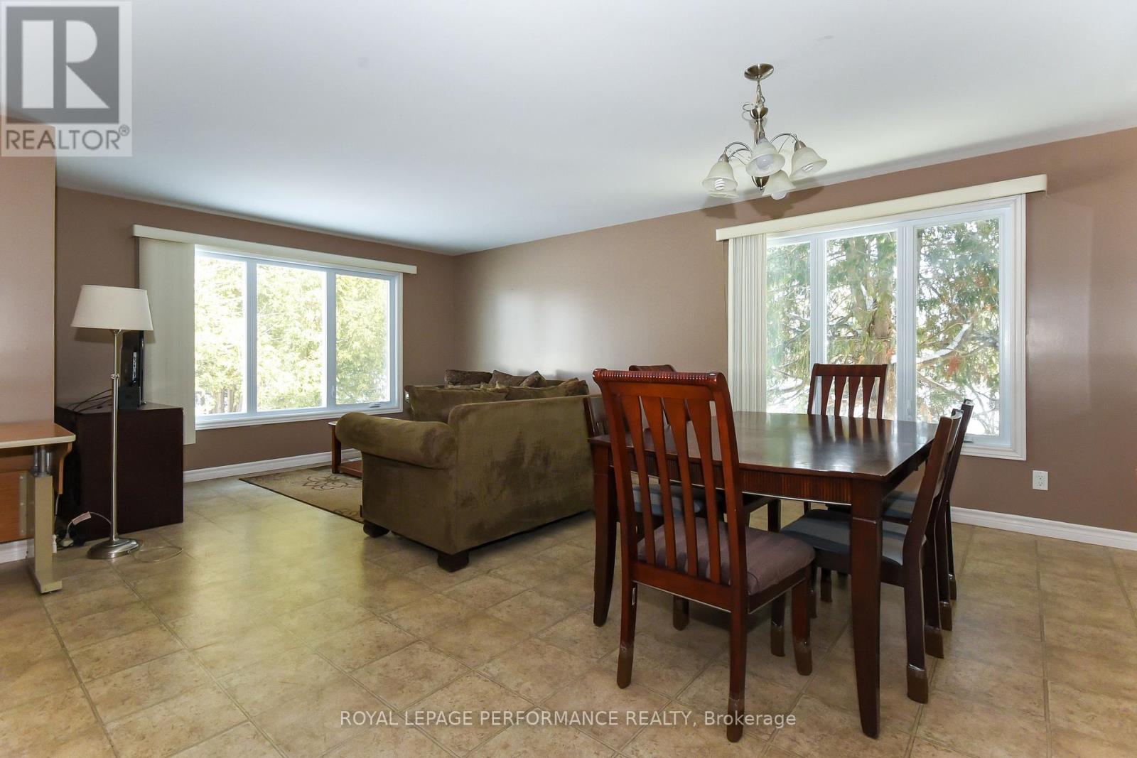 35, 35a And 37 Cloverloft Court, Ottawa, Ontario  K2S 1T3 - Photo 23 - X12811134