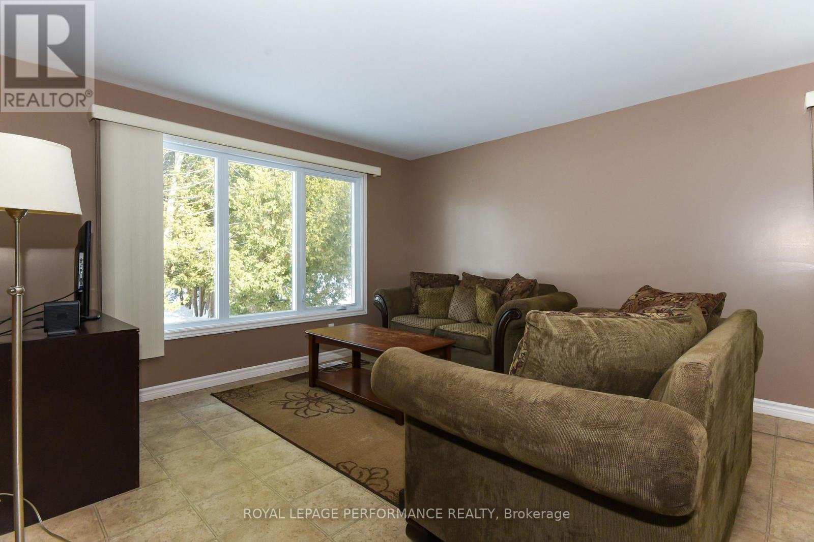 35, 35a And 37 Cloverloft Court, Ottawa, Ontario  K2S 1T3 - Photo 26 - X12811134