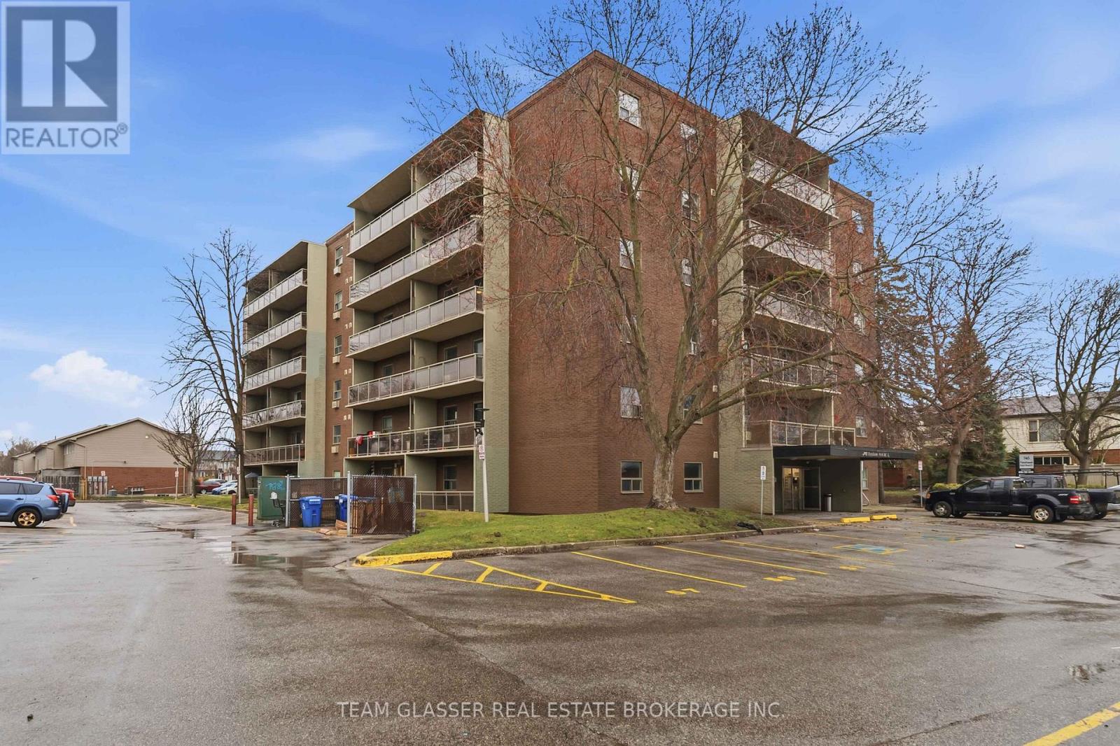 401 - 746 Fanshawe Park Road, London North, Ontario  N5X 2M5 - Photo 2 - X12963980