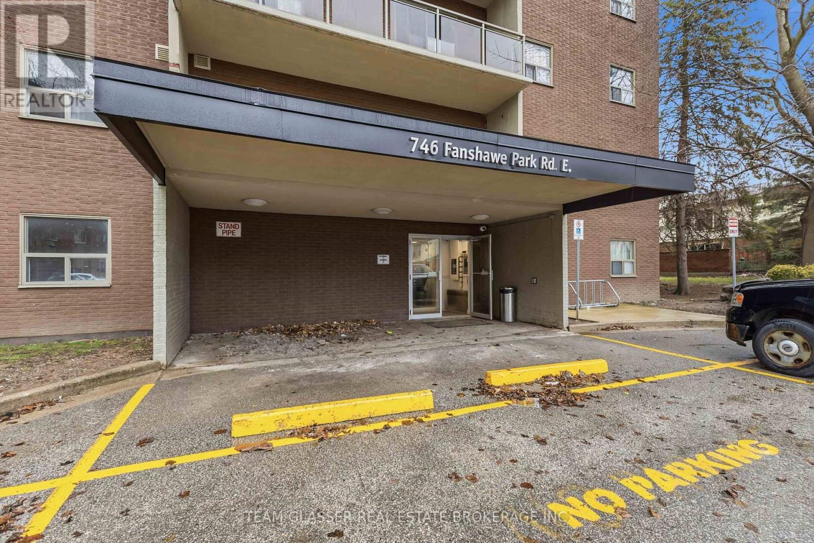 401 - 746 Fanshawe Park Road, London North, Ontario  N5X 2M5 - Photo 3 - X12963980