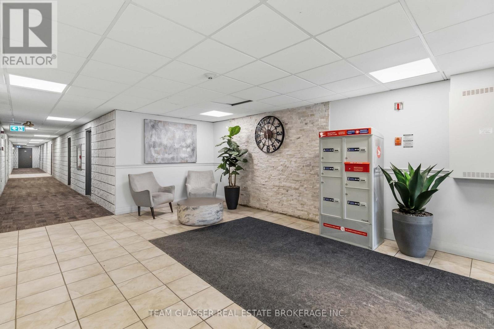 401 - 746 Fanshawe Park Road, London North, Ontario  N5X 2M5 - Photo 5 - X12963980