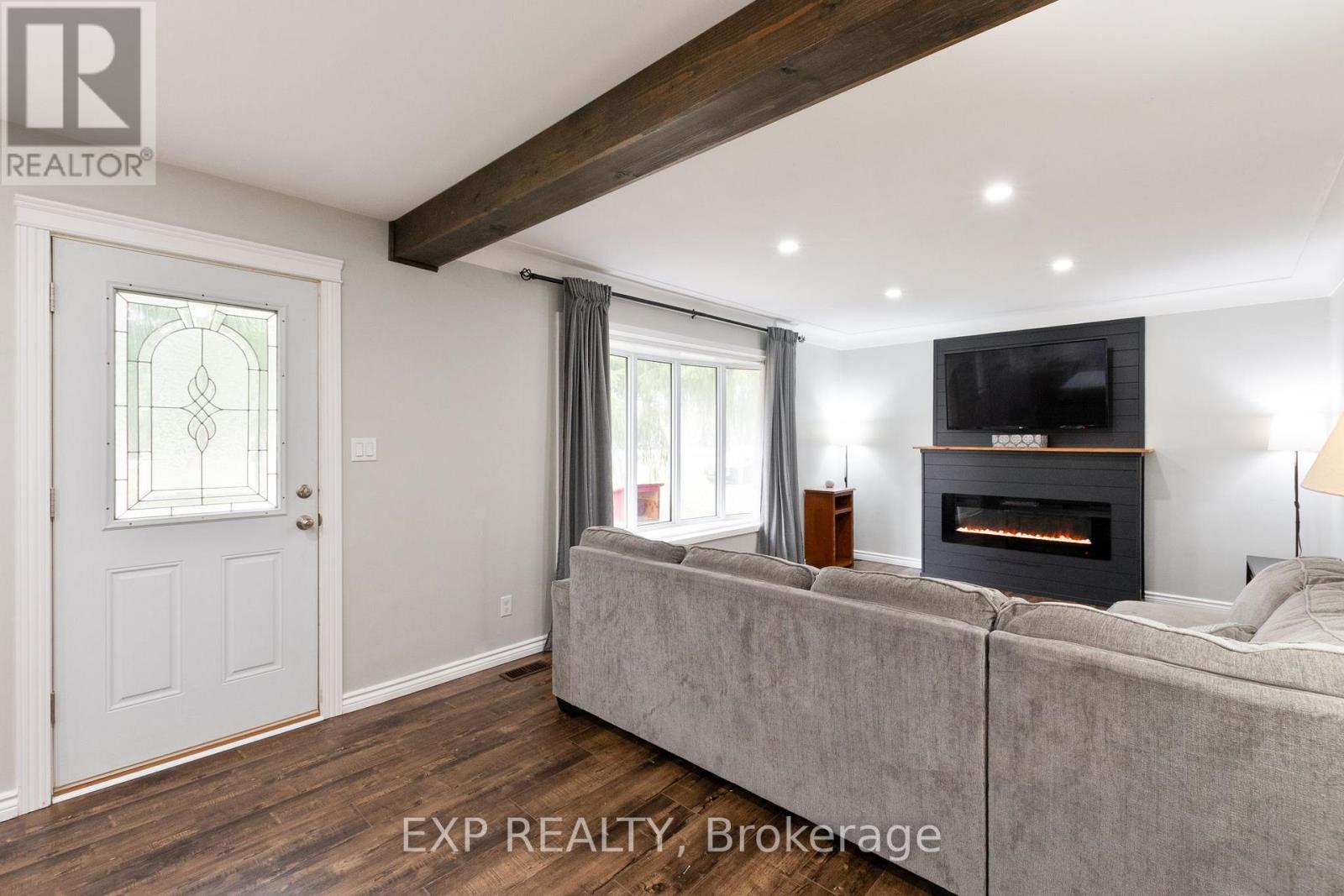 9347 Longwoods Road, Middlesex Centre, Ontario  N0L 1E0 - Photo 13 - X12964104