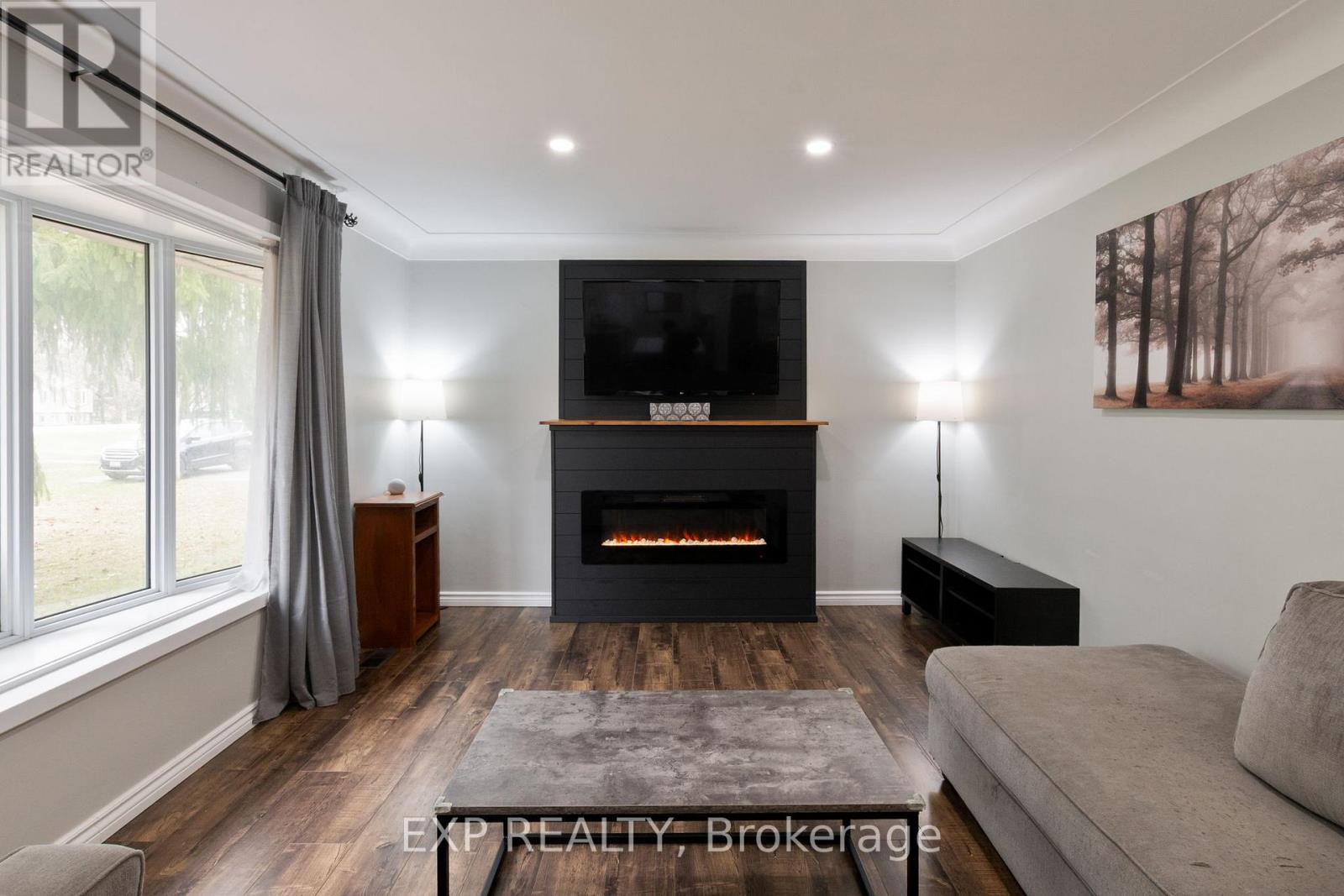 9347 Longwoods Road, Middlesex Centre, Ontario  N0L 1E0 - Photo 14 - X12964104