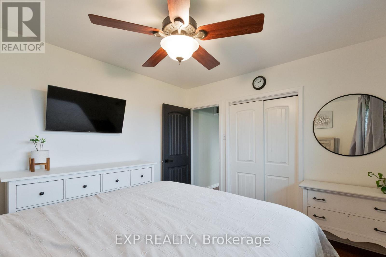 9347 Longwoods Road, Middlesex Centre, Ontario  N0L 1E0 - Photo 18 - X12964104