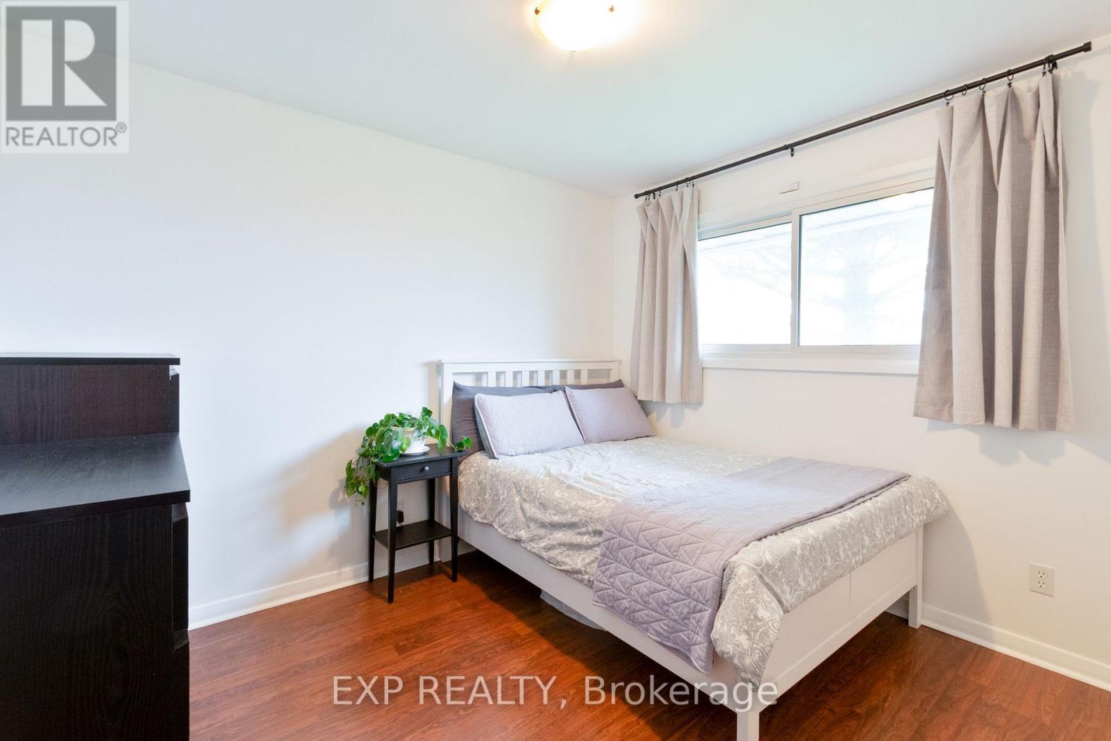 9347 Longwoods Road, Middlesex Centre, Ontario  N0L 1E0 - Photo 23 - X12964104