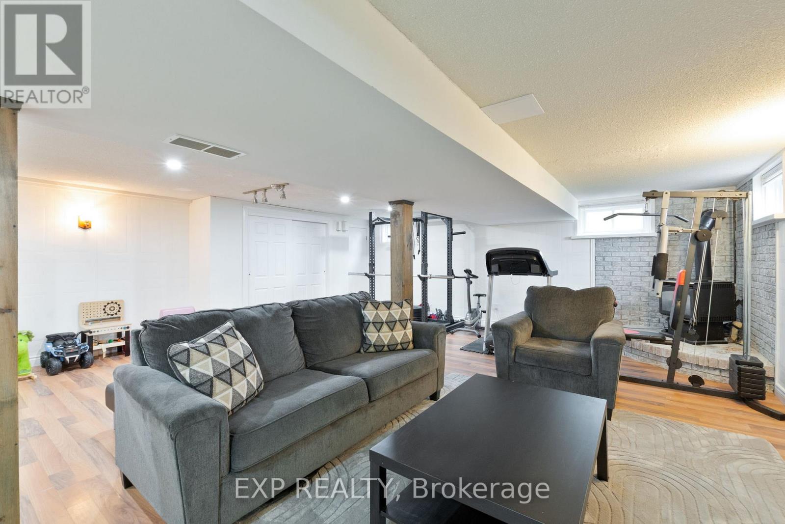 9347 Longwoods Road, Middlesex Centre, Ontario  N0L 1E0 - Photo 30 - X12964104