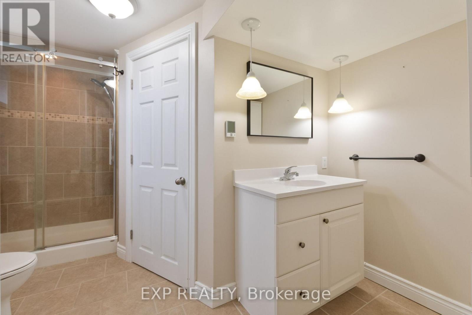 9347 Longwoods Road, Middlesex Centre, Ontario  N0L 1E0 - Photo 31 - X12964104