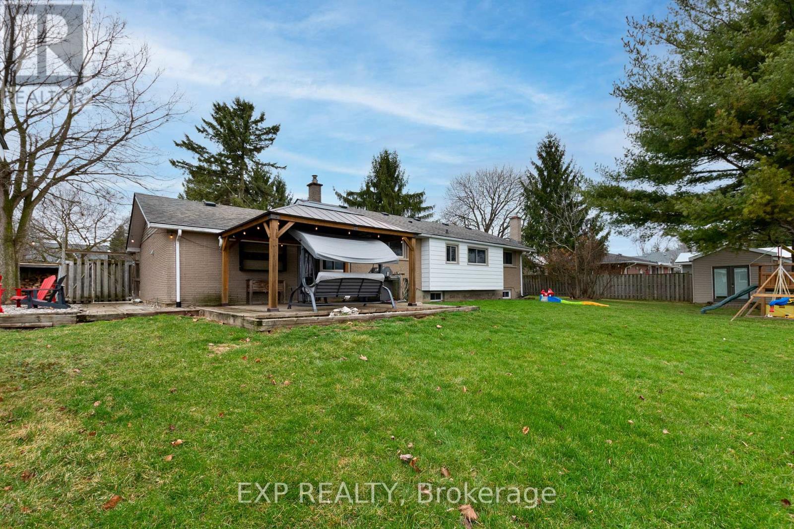9347 Longwoods Road, Middlesex Centre, Ontario  N0L 1E0 - Photo 33 - X12964104