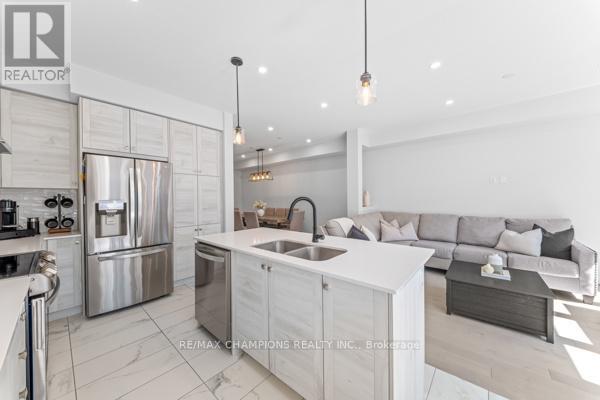 15 Landolfi Way, Bradford West Gwillimbury, Ontario  L3Z 4L6 - Photo 15 - N12963690