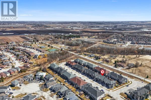 15 Landolfi Way, Bradford West Gwillimbury, Ontario  L3Z 4L6 - Photo 3 - N12963690