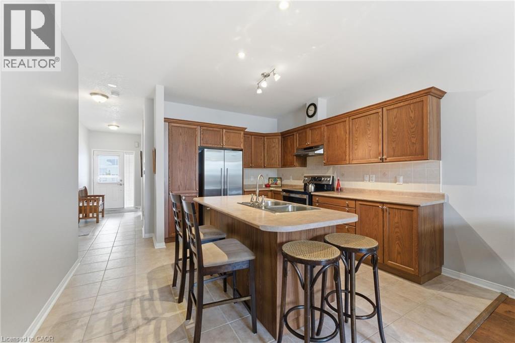 40 Wesleyan Court Unit# 16, Hamilton, Ontario  L9G 5C7 - Photo 3 - 40805866