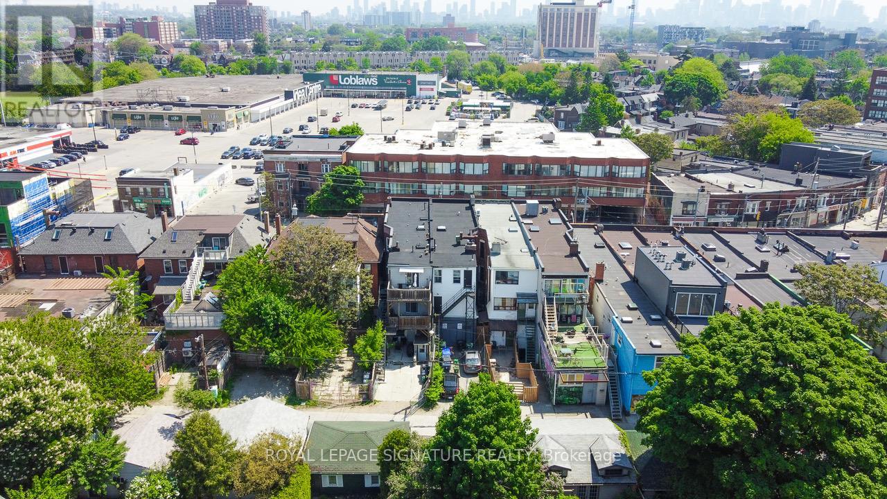 2243 Dundas Street W, Toronto, Ontario  M6R 1X6 - Photo 21 - W12961932