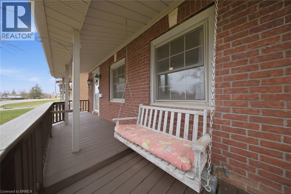 7 Barry Drive, Brantford, Ontario  N3T 1W1 - Photo 3 - 40817546