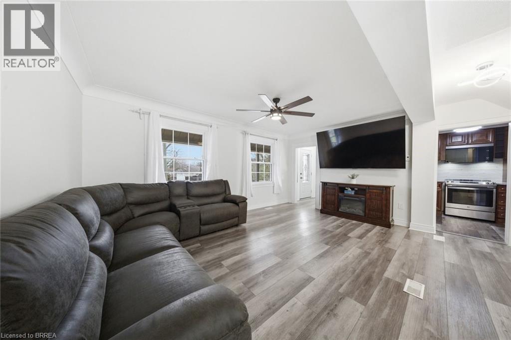 7 Barry Drive, Brantford, Ontario  N3T 1W1 - Photo 5 - 40817546