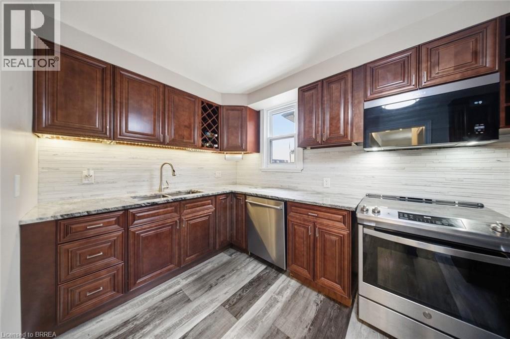 7 Barry Drive, Brantford, Ontario  N3T 1W1 - Photo 7 - 40817546